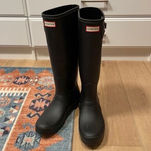 Hunter Women’s Black Rain Boots